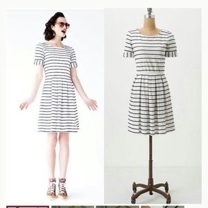Bordeaux Scalloped striped dress